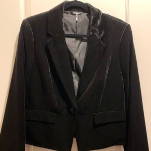 Daisy Fuentes black velour blazer